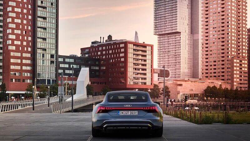 Audi e-tron GT quattro-1