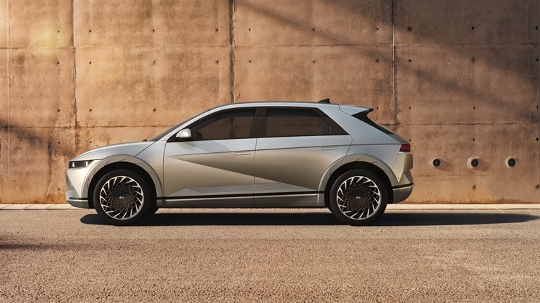 Hyundai IONIQ 5 Standard Range 2WD Side