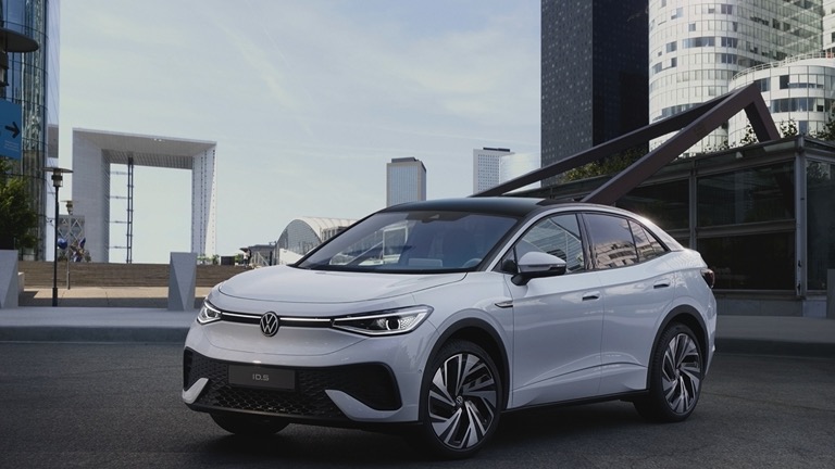 Volkswagen ID.5 Pro Front